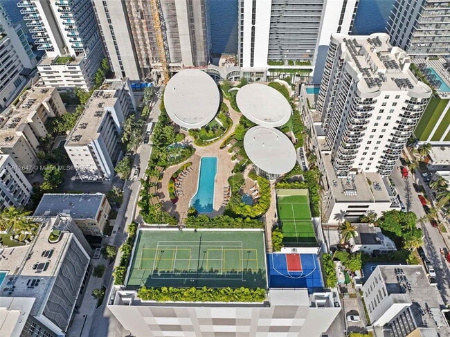 Building Photo - Northeast 24th Street, Miami, FL 33137 - 2 BR 2 BA condo