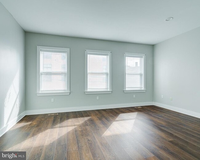 Building Photo - 1118 Dunton St