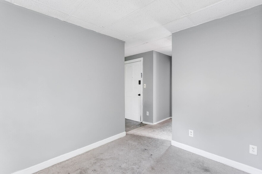 Building Photo - 303 W Lawrence St