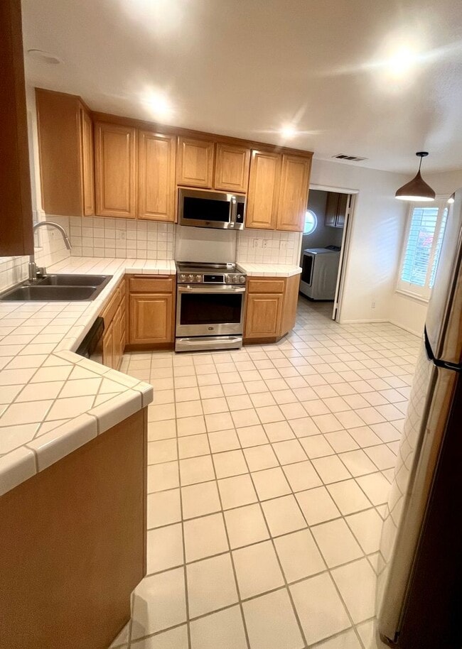 Building Photo - Single story detached home in the Coronado beach community Coronado Cays