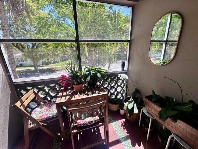 Building Photo - 6580 Santona St