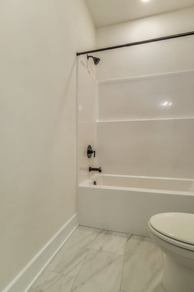 Building Photo - 520 N De Villiers St