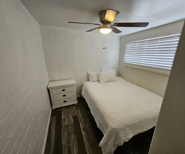 Building Photo - Charming 3-Bedroom Home in the Heart of Las Vegas!