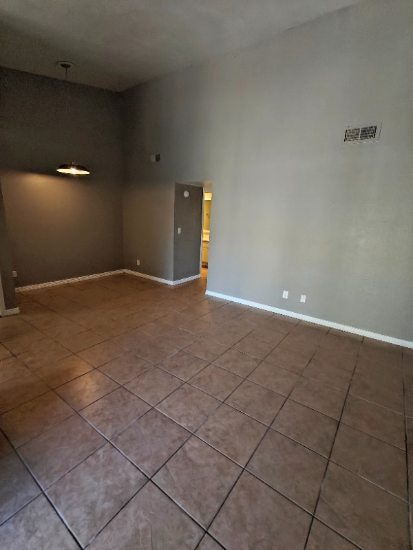 Building Photo - 747 S Ext Rd