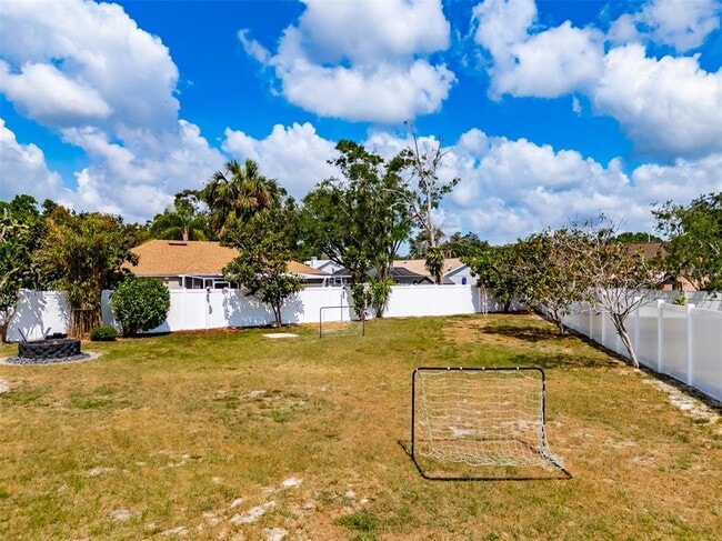 Building Photo - 14717 Redcliff Dr
