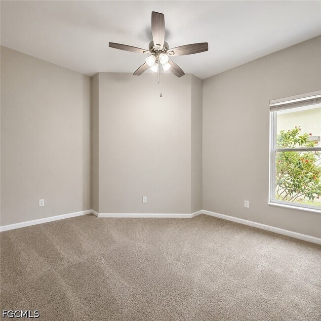 Building Photo - 10716 Blue Bimini Cir