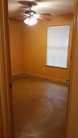 Building Photo - 2627 TX-72