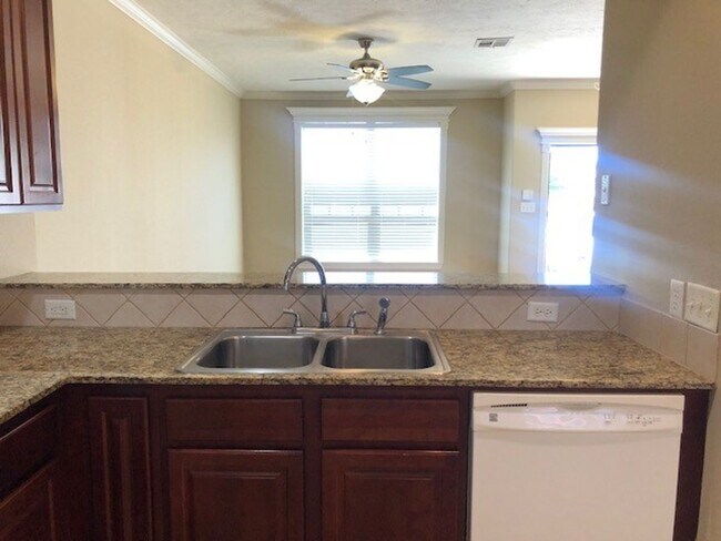 Building Photo - 1204 River Ridge