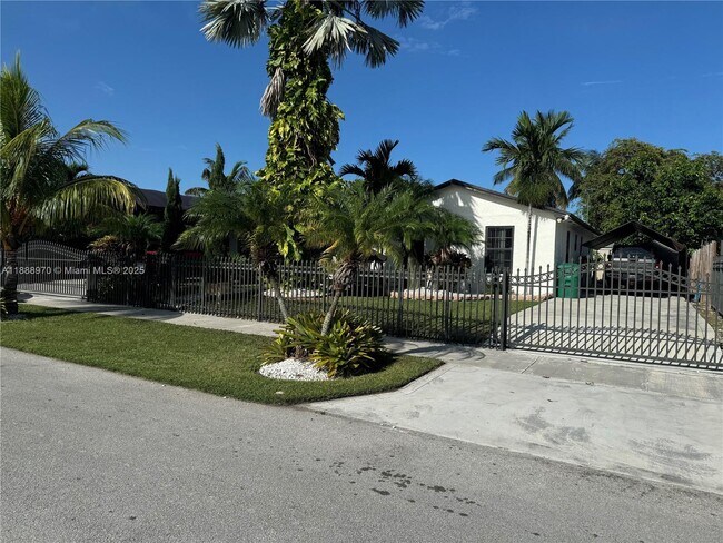 Primary Photo - 26553 SW 125th Ct