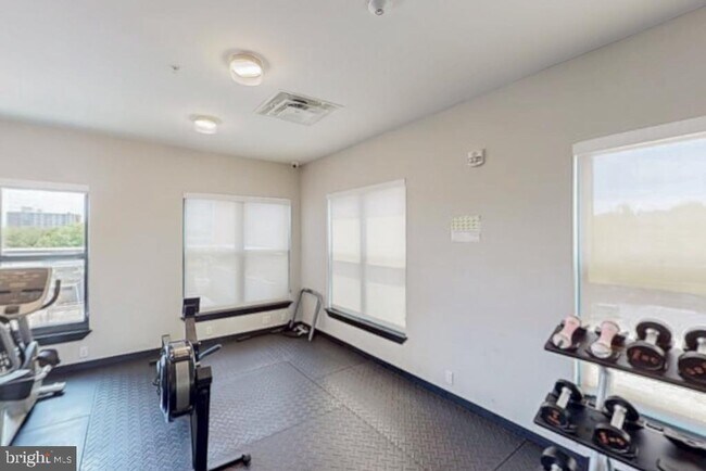 Building Photo - 303 McMechen St