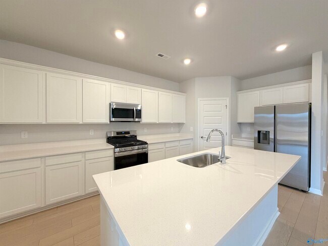 Building Photo - 203 Stockyard Cir