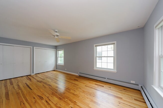 Building Photo - 706 Juniper Rd