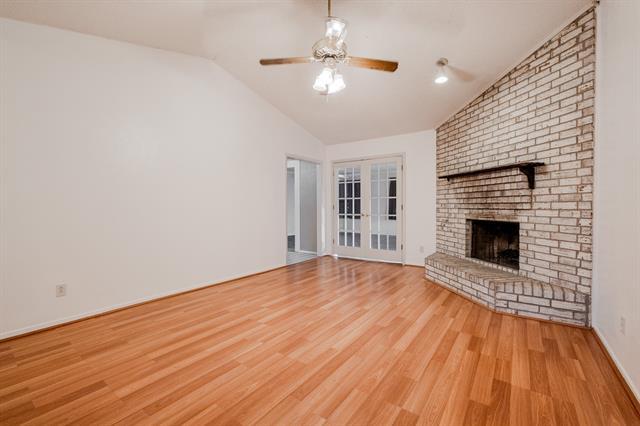 Building Photo - 1321 Mercedes St