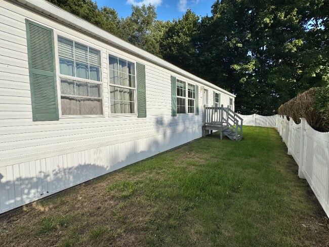 Building Photo - 2035 Essex St