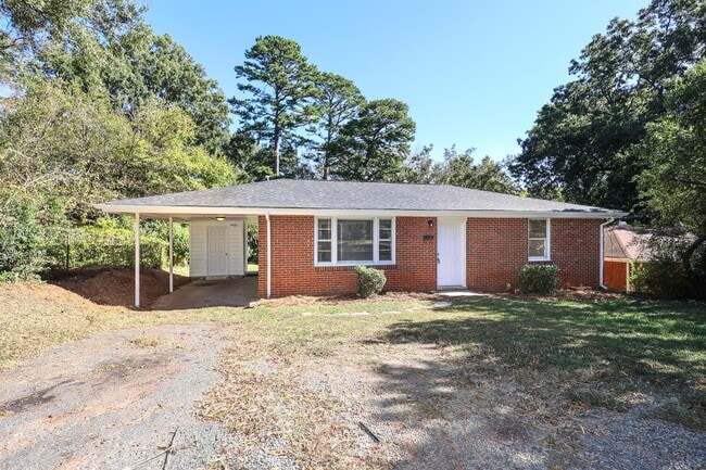 Building Photo - Newly renovated Ranch style 3 bedroom 1 ba...