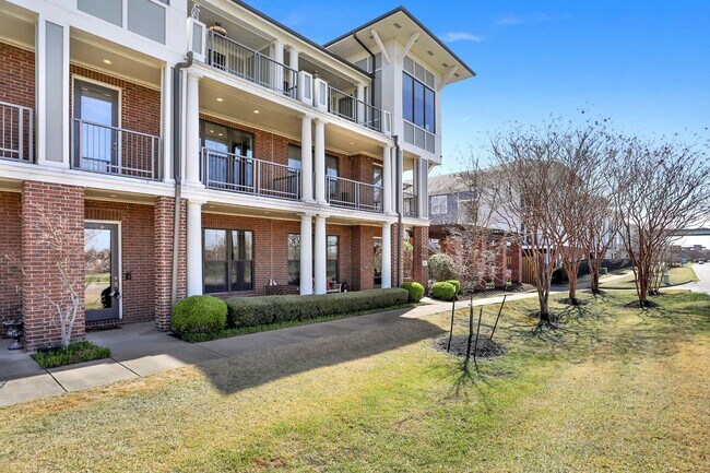 Building Photo - 358 Island Dr