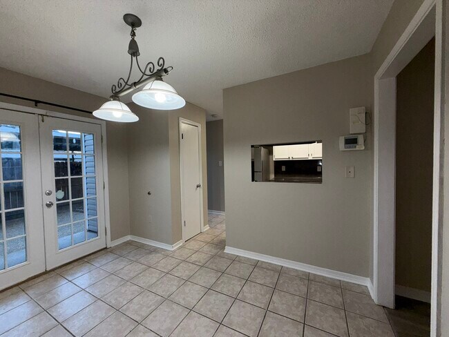 Building Photo - 6212 Stumberg Ln