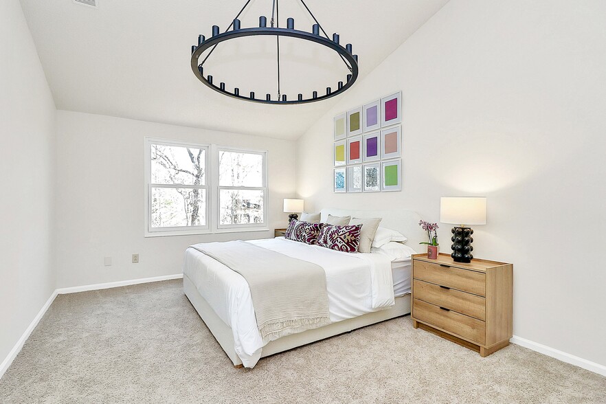 Building Photo - 7737 Batavia Ln