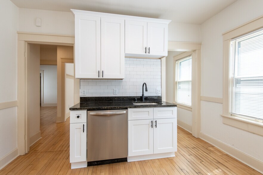 Kitchen - 2415 N Murray Ave
