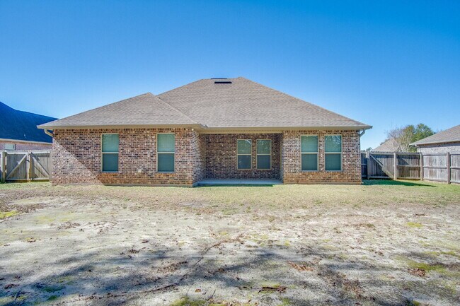 Building Photo - Stunning Move-In Ready 3-Bed, 2-Bath Energy-Efficient Brick Home in Pace with Brand-New Flooring,...