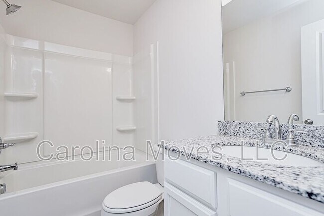 Building Photo - 203 Stone Fruit Ct