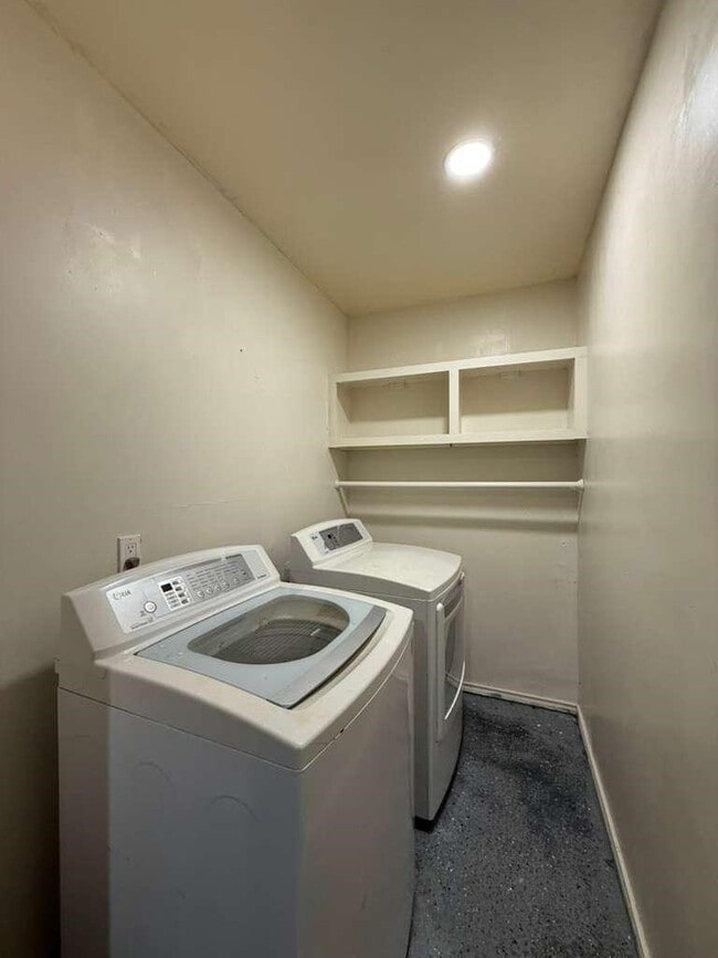 Building Photo - 22538 Market Square Ln