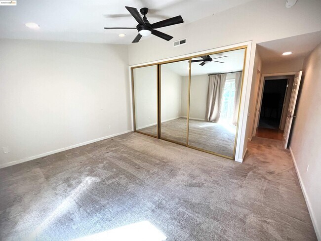 Building Photo - 5789 Cutter Loop