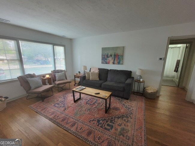 Building Photo - 990 Sycamore Dr