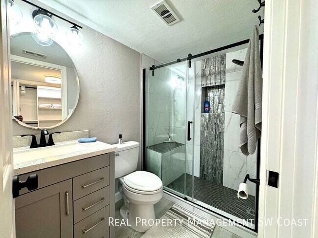 Building Photo - 4260 SE 20th Pl