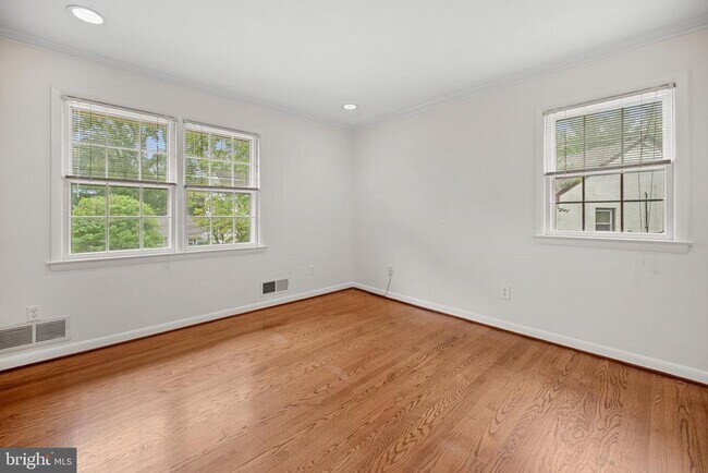 Building Photo - 4125 25th Pl N