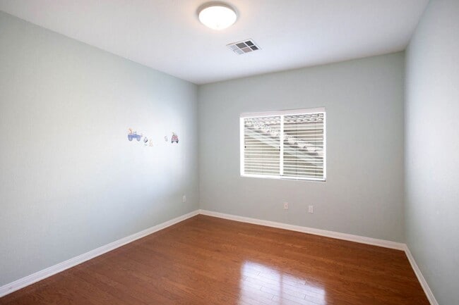 Building Photo - 2120 Waterbury Ln