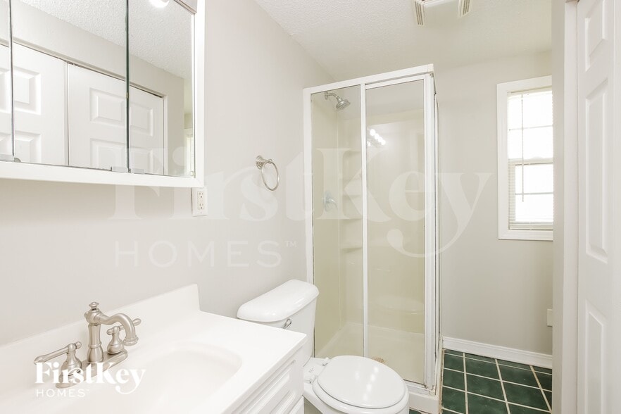 Building Photo - 1399 Sheridan Rd