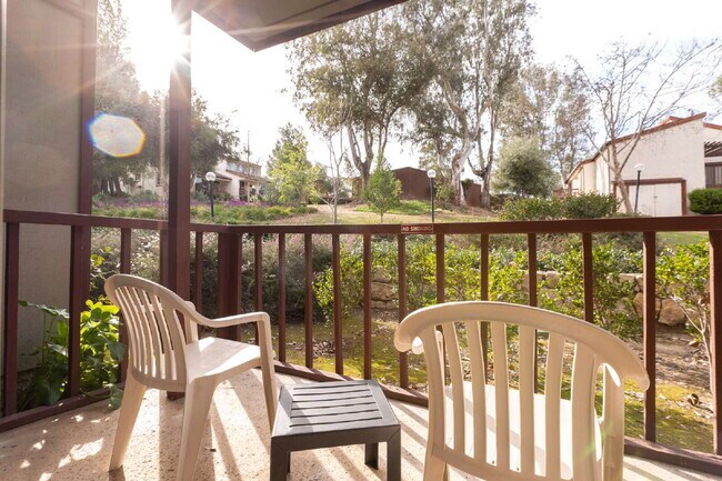 Building Photo - Scenic Long-term Rentals!