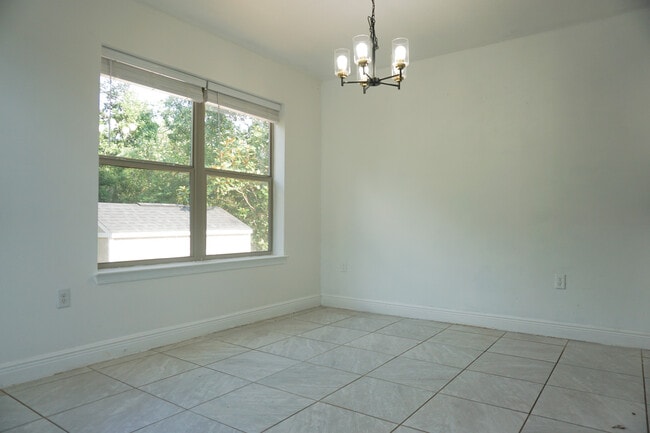 Building Photo - 127 Bronze Cir
