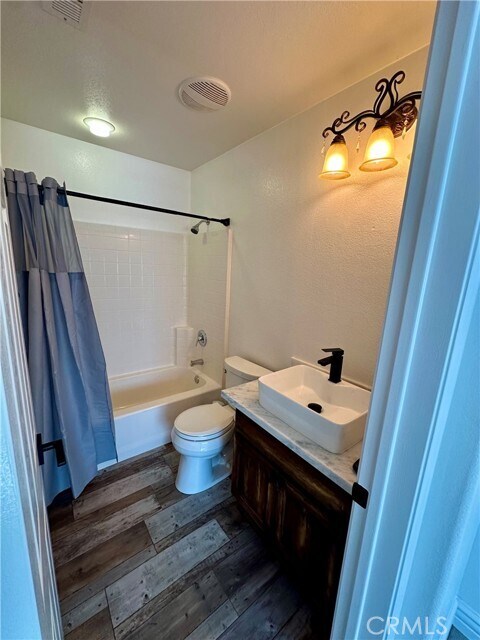 Building Photo - 31990 Pasos Pl