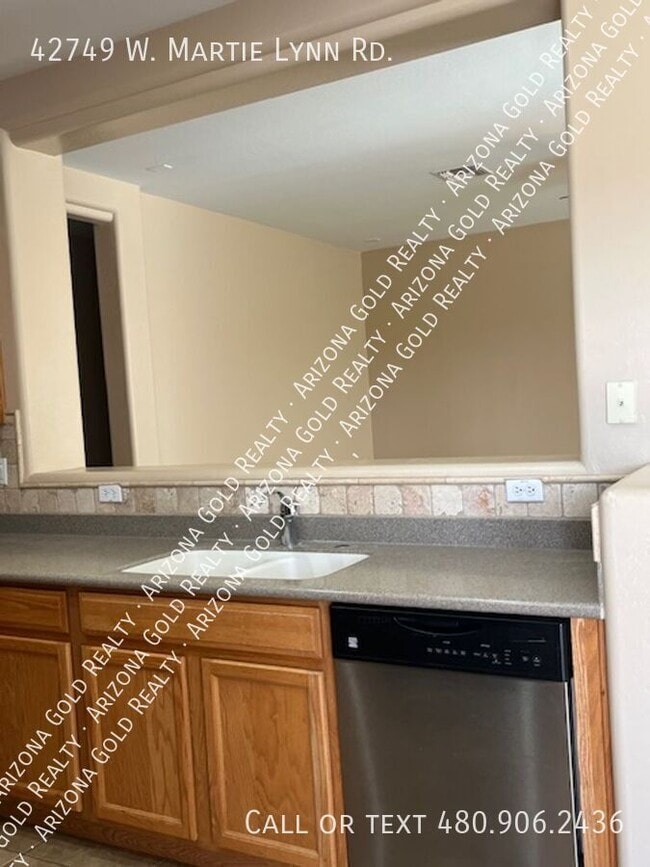 Building Photo - 42749 W Martie Lynn Rd