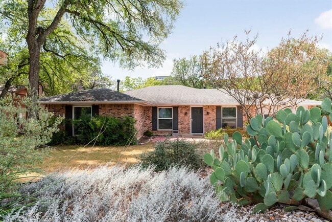 Primary Photo - 2624 Barton Hills Dr
