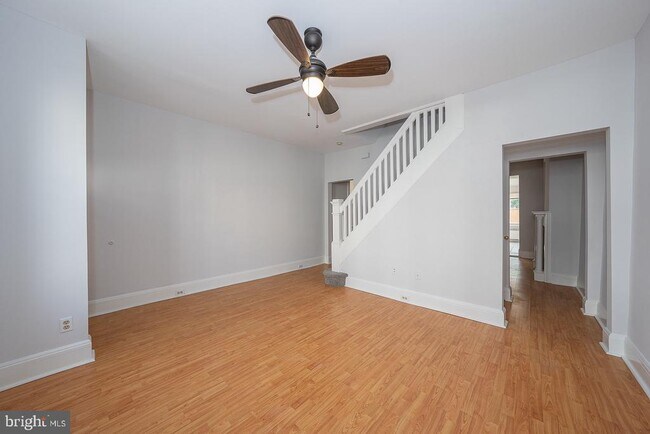 Building Photo - 217 Dupont St