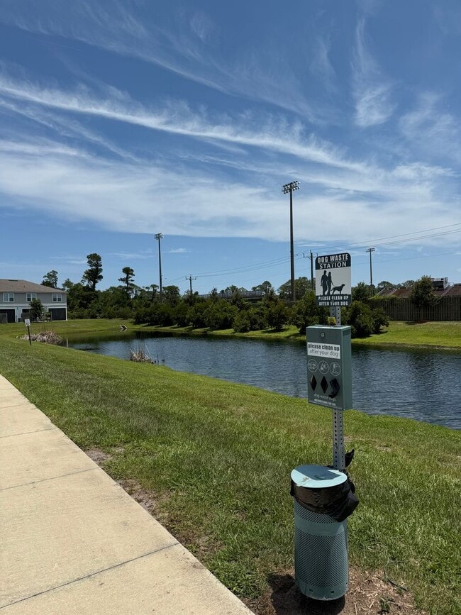 Building Photo - 2BR/3BA Townhome Sweet Townhome - Pet Frie...