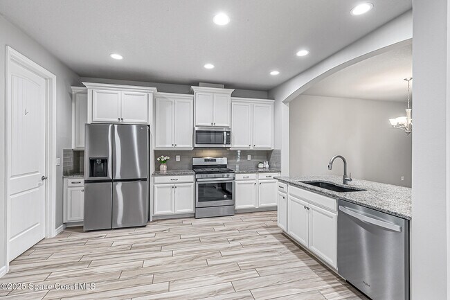 Building Photo - 7544 Loren Cove Dr