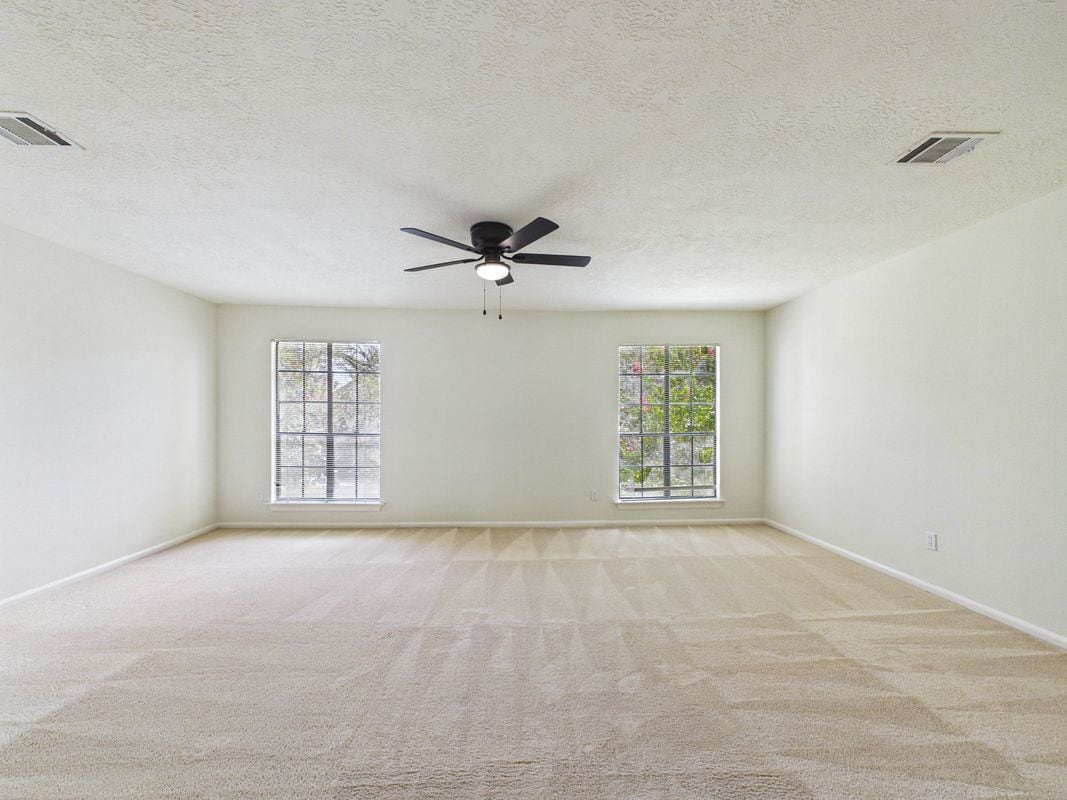 Building Photo - 814 Lochnell Dr