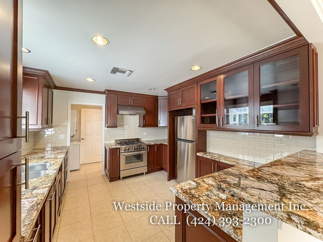 Building Photo - 846 Stanford St