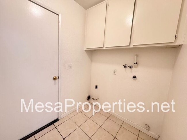 Building Photo - 13667 Gemini St