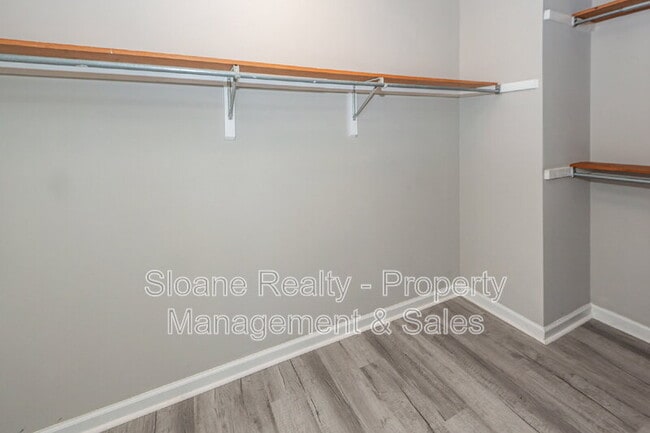 Building Photo - 458 Planters Trace Dr