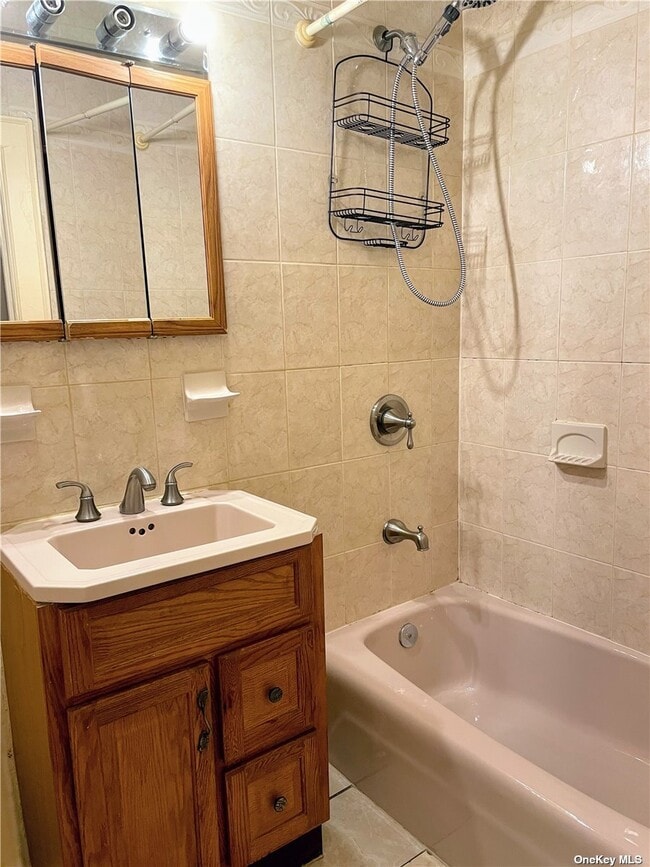 Building Photo - 47-23 39th Pl