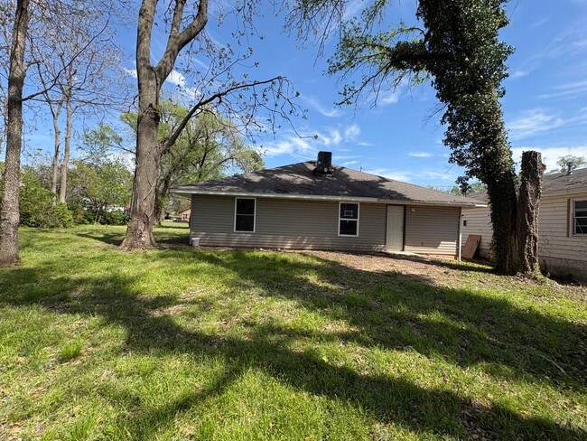 Building Photo - Reed Enterprises Management