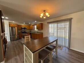 Building Photo - 2603 Oakfield Dr