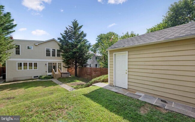 Building Photo - 4413 Butterworth Pl NW