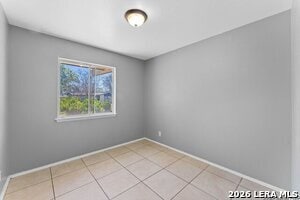 Building Photo - 5035 Vlg Crst Dr