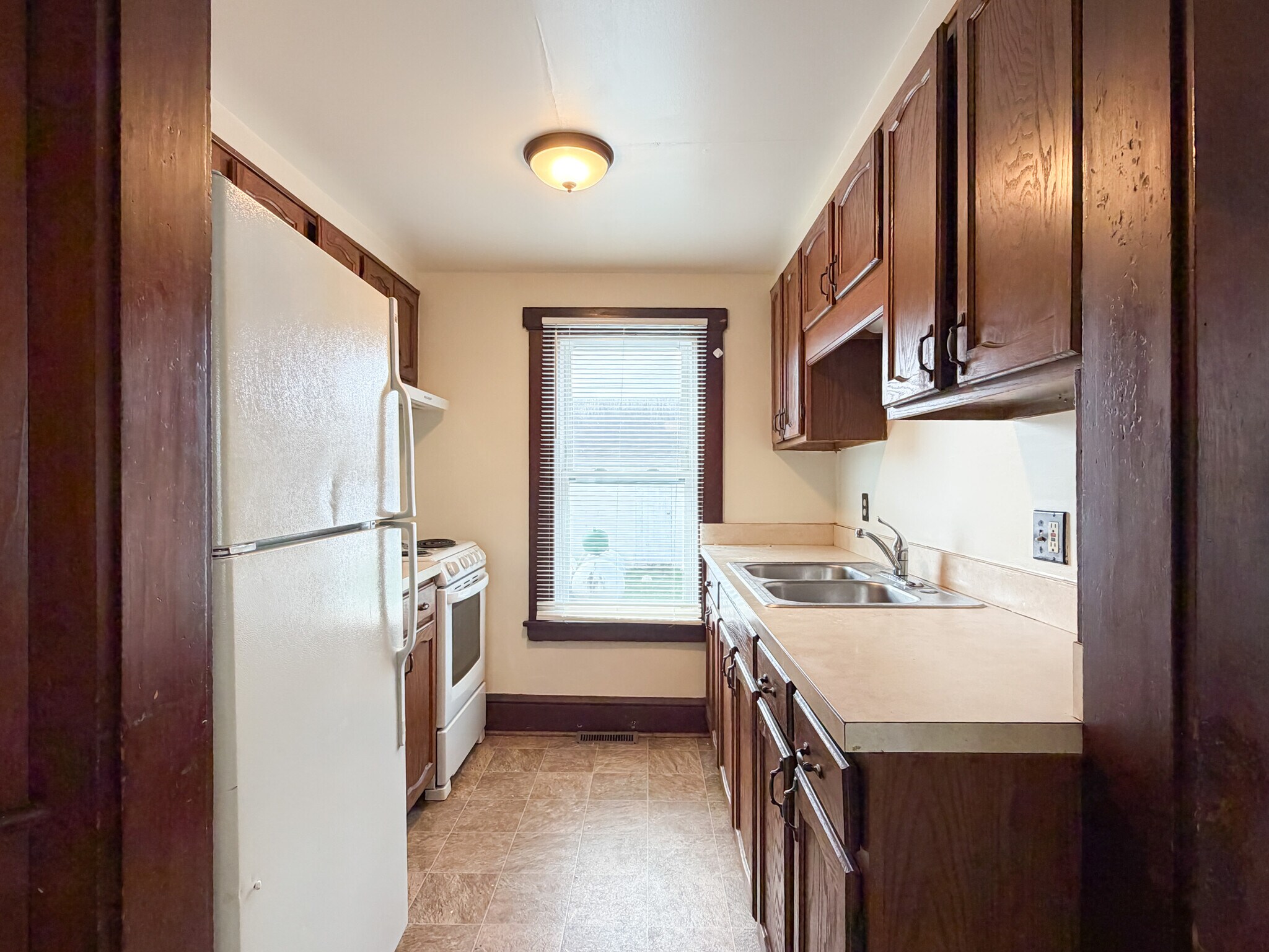 Building Photo - 337 Duke St